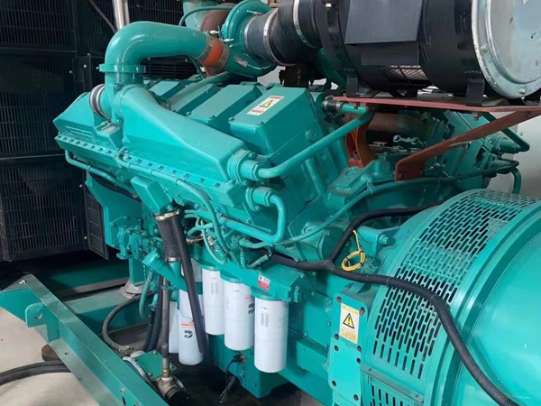 衡水更换100kW柴油发电机组机油时，需要注意哪些事项？